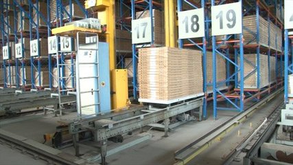 小編逛工廠:圣象標準門生產車間 現代化的流水線